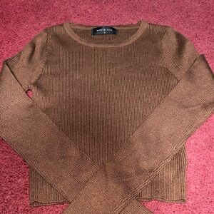 Never worn: White Fox Boutique Brown Ribbed Crop Top